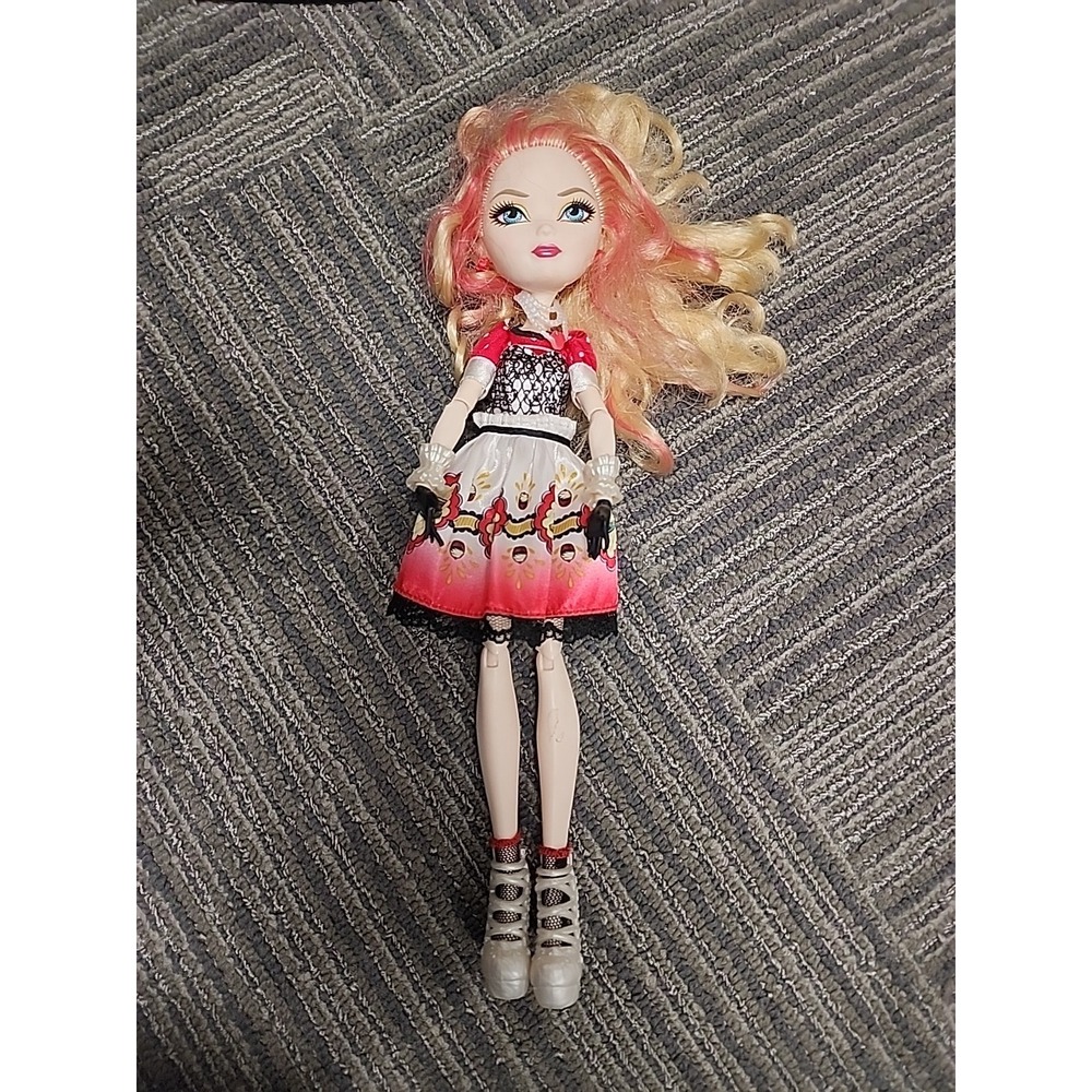 EVER AFTER HIGH HAT TASTIC‎ PARTY APPLE WHITE DOLL